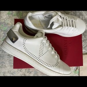 Valentino Garavani Backnet Sneaker